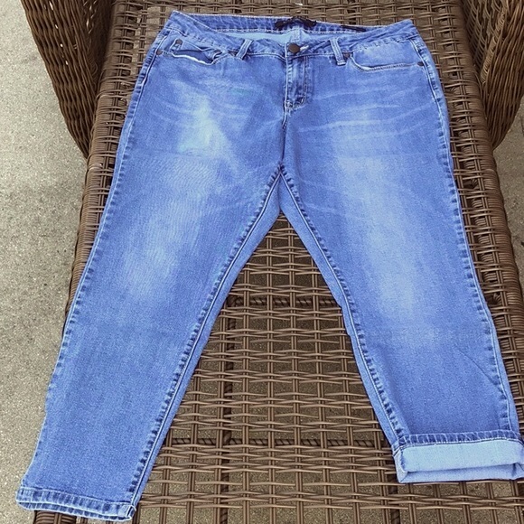 Max Denim Cropped Jeans - Picture 5 of 9